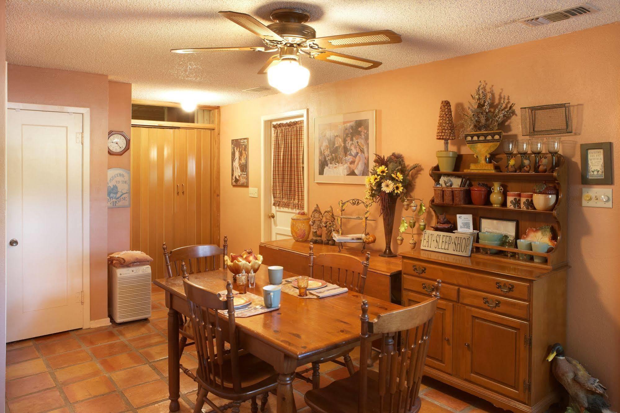 Acorn Bed And Breakfast Boerne Exterior photo